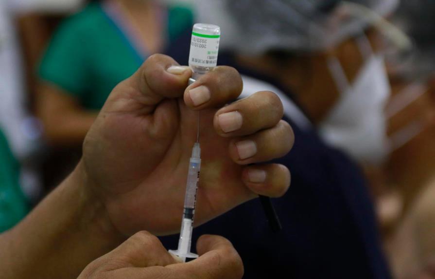 Bolivia recibe otro medio millón de vacunas chinas Sinopharm contra la covid