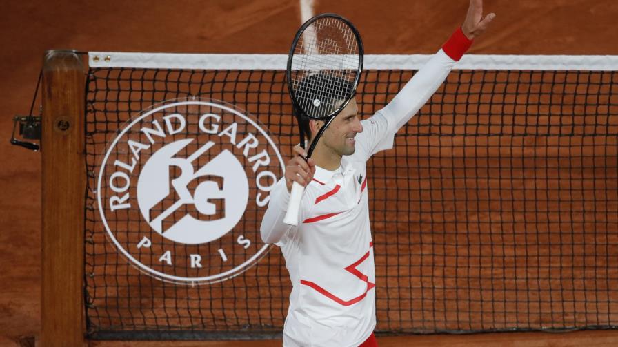 Djokovic arrolla a Galán y avanza en el Abierto de Francia