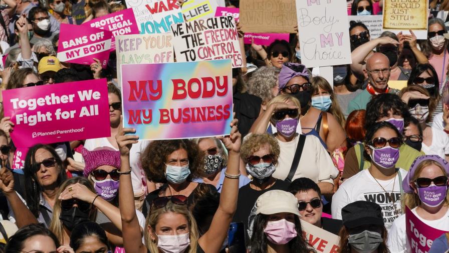 Biden levanta restricción a clínicas de planeación familiar