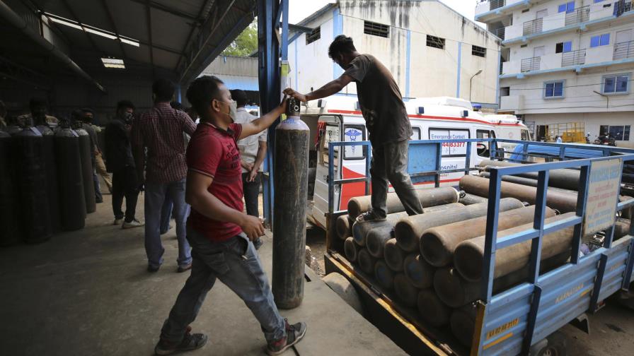 India bate un récord mundial con 314.000 contagios en un día