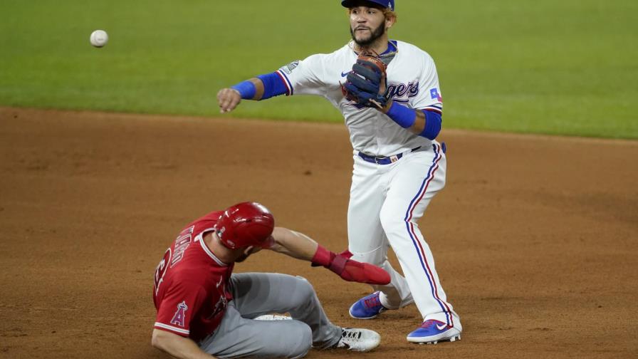 Con jonrón de Andrus, Rangers doblegan 7-1 a Angelinos
