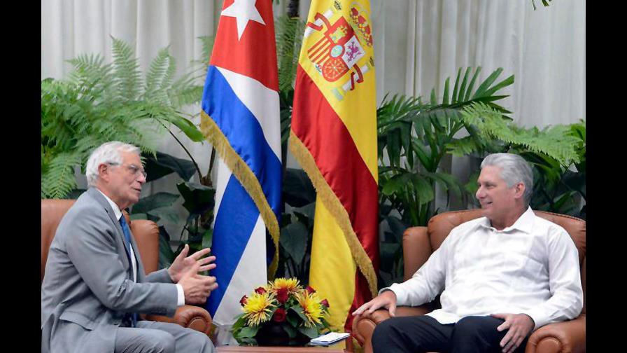El presidente de Cuba recibe al ministro español de Exteriores