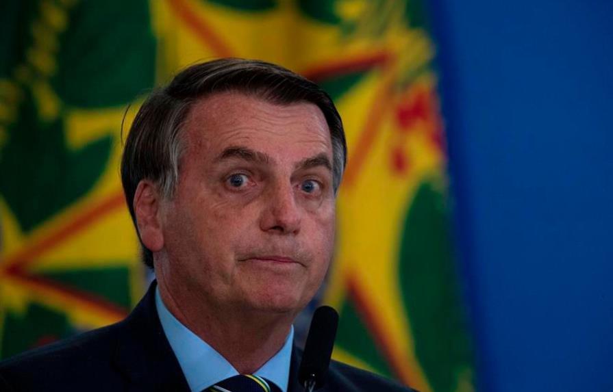 Bolsonaro da nuevamente positivo a coronavirus y seguirá en cuarentena
