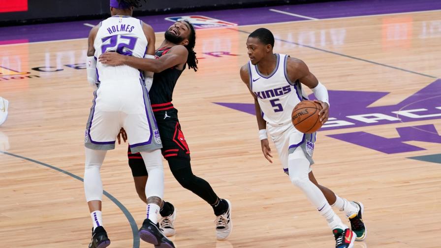 Los Kings aguantan ante los Bulls y se imponen 128-124