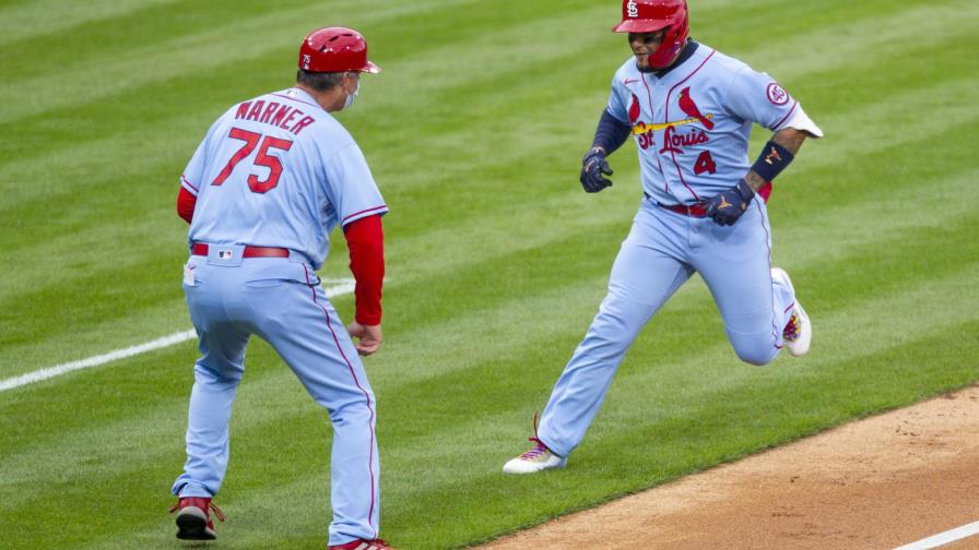 Molina logra 2 jonrones; Cardenales derrotan a Filis