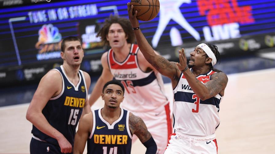 Beal atina tiros libres al final; Wizards derrotan a Nuggets