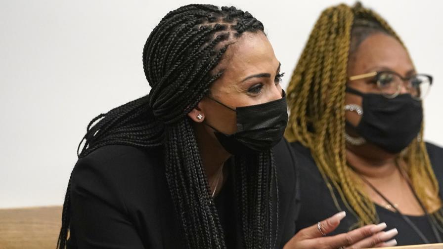 Fiscales presentan cargos formales contra Sherman