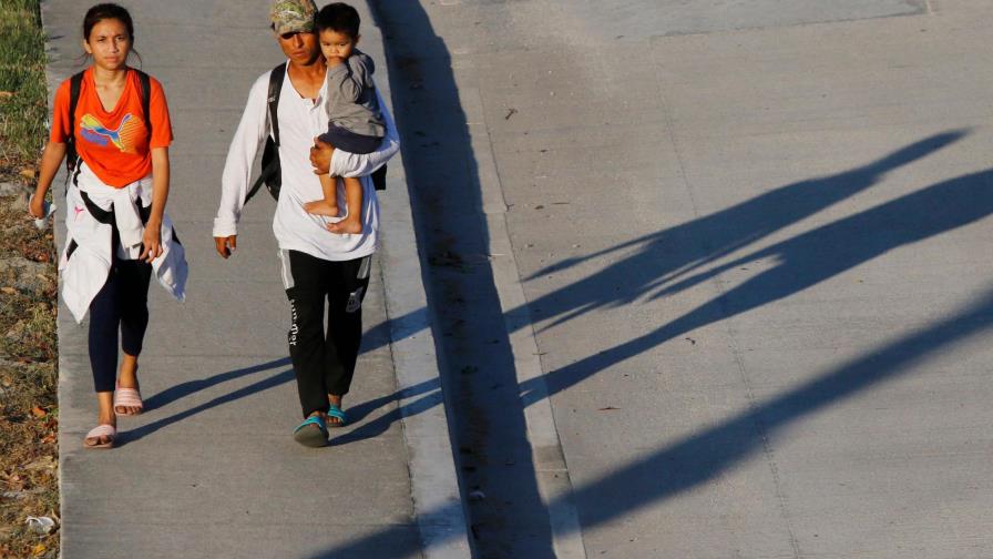 Cientos de migrantes parten de Honduras hacia EEUU