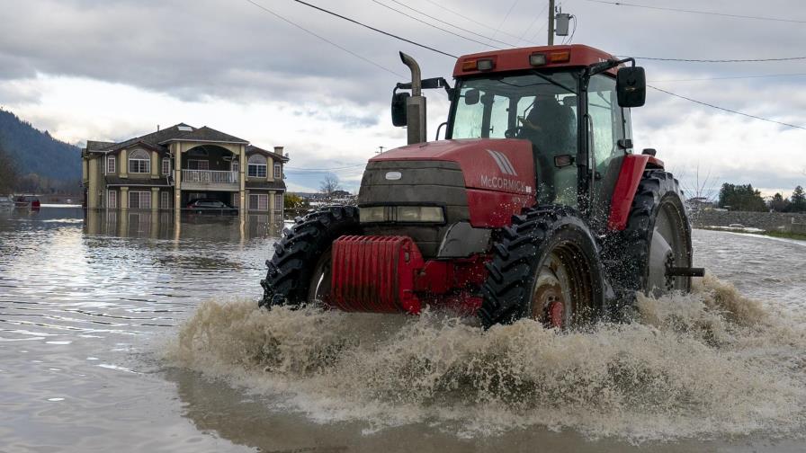 Columbia Británica restringe gasolina tras inundaciones Columbia Británica restringe gasolina tras inundaciones