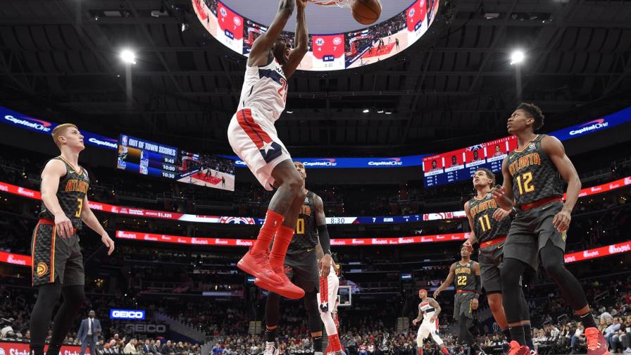 McRae anota 29 puntos y Wizards vencen 111-101 a Hawks