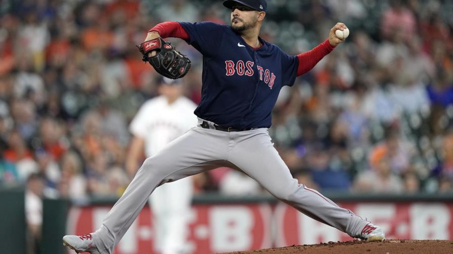Pérez cumple buena apertura; Medias Rojas ganan en Houston