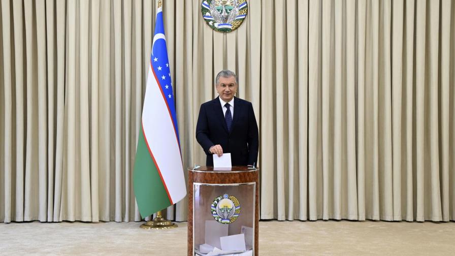 El presidente de Uzbekistán gana un segundo mandato