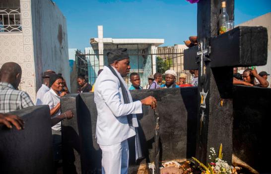 La fiesta de los muertos de Haití, bajo mínimos por la crisis