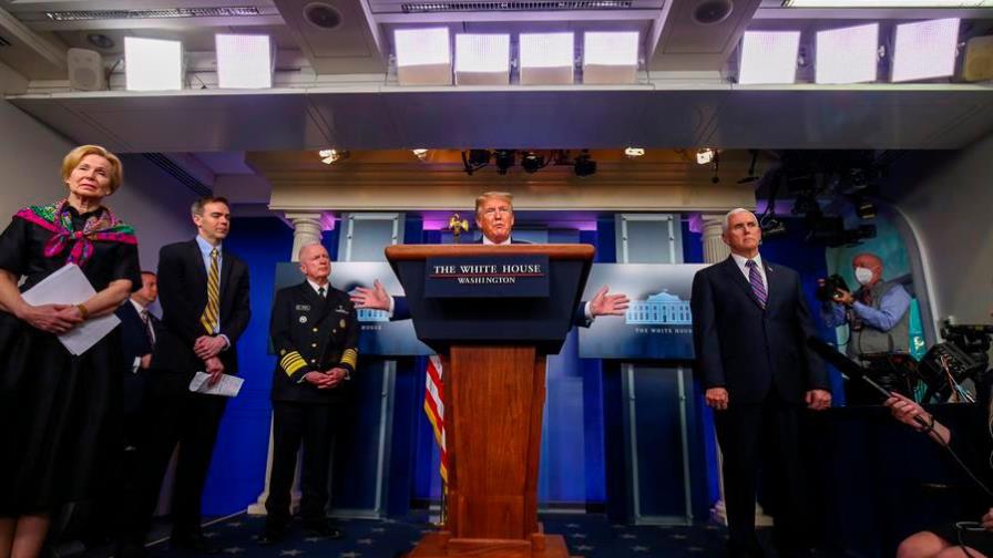 Trump suspende la emisión de permisos de residencia permanente para migrantes Trump suspende la emisión de permisos de residencia permanente para migrantes