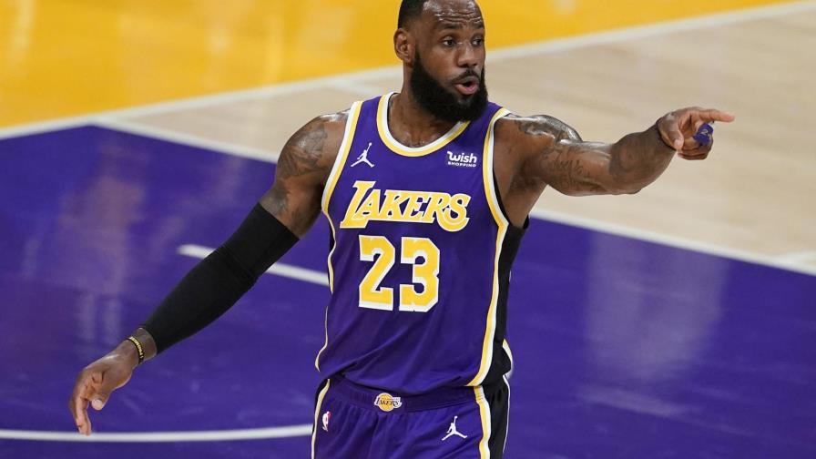 LeBron guía a Lakers ante Hornets, suman 4ta triunfo al hilo