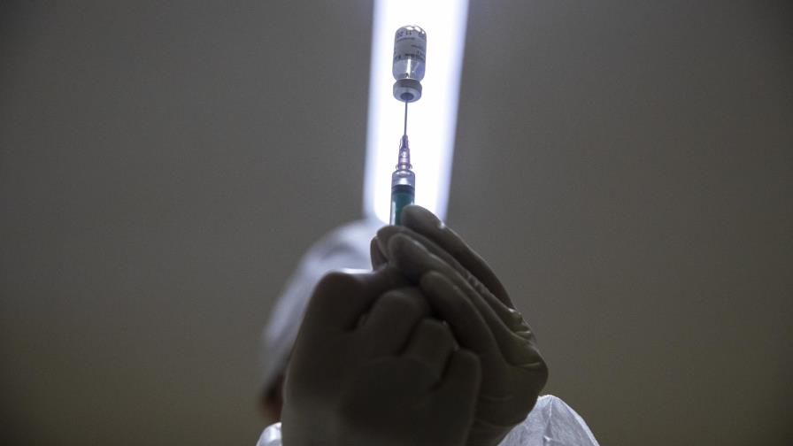 Estudio: Vacuna rusa Sputnik V es eficaz contra coronavirus