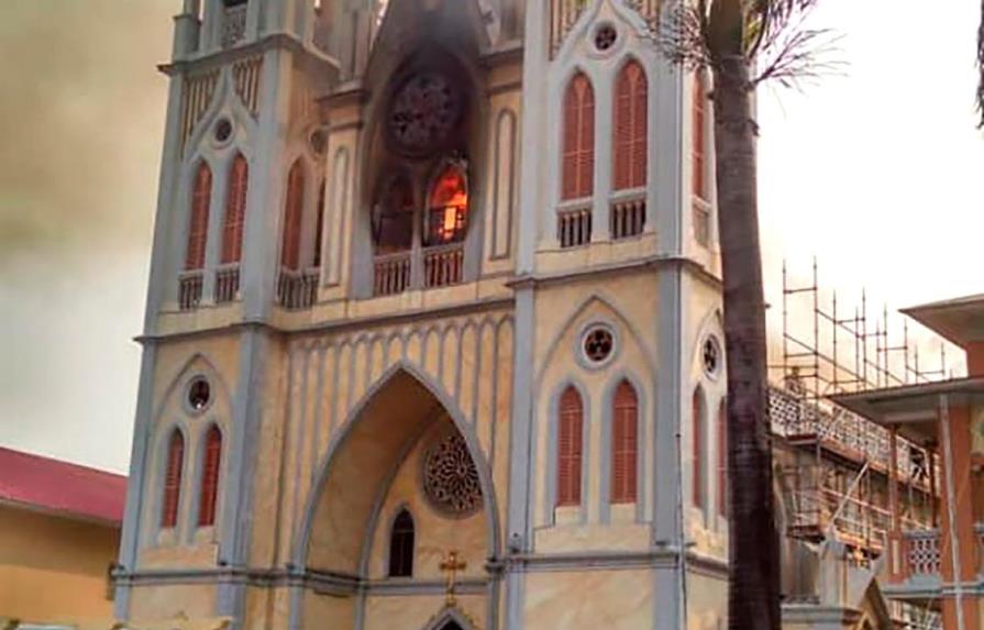Un incendio destruye parte de la histórica catedral de Santa Isabel en Malabo