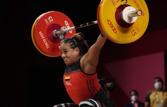 Otra vez, colombiana Pérez queda cerca del podio en pesas