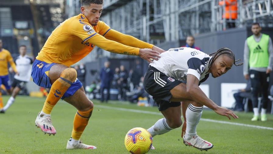 Everton rompe mala racha con victoria en Fulham
