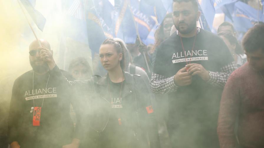 Agentes de policía francesa protestan por malas condiciones Agentes de policía francesa protestan por malas condiciones