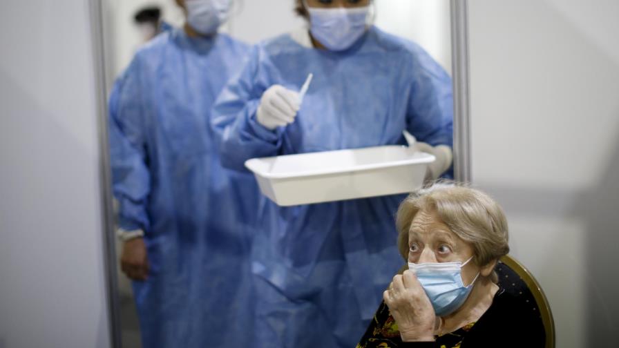 Argentina: llegan 843.000 dosis de Astrazeneca