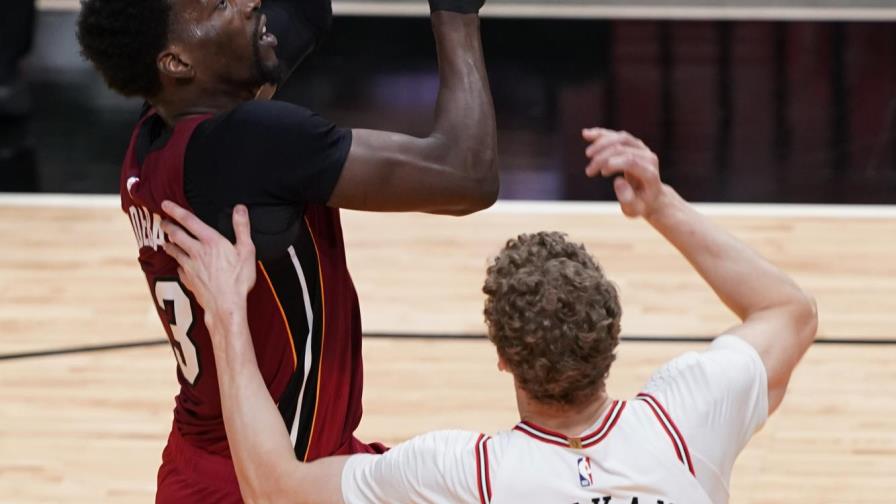 Heat dilapida gran ventaja pero vence a Bulls