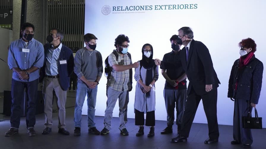 México acoge a periodistas afganos y sus familias