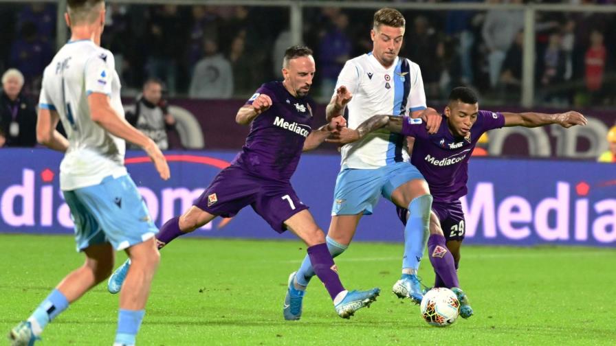 Ribéry, suspendido 3 partidos por empujar a abanderado