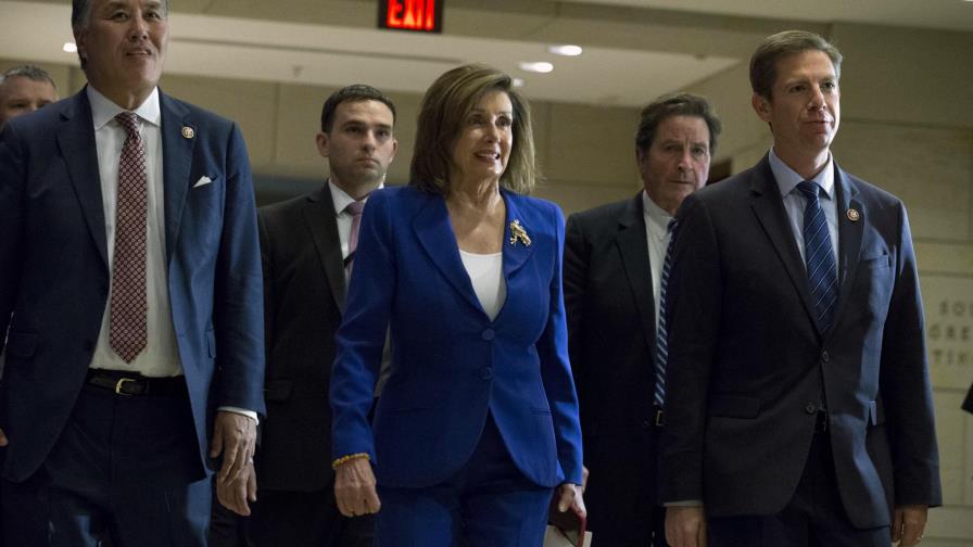 Pelosi: “sé exactamente cuándo” enviar acusación al Senado