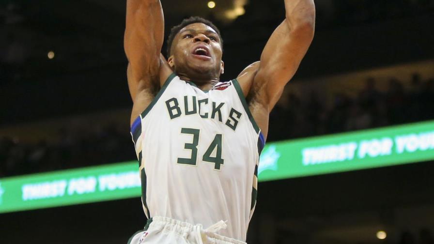 Antetokounmpo y Bledsoe se lucen en triunfo de Bucks