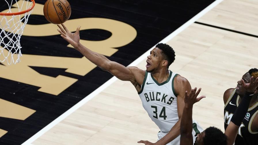 Giannis reaparece y Bucks frenan racha de Hawks