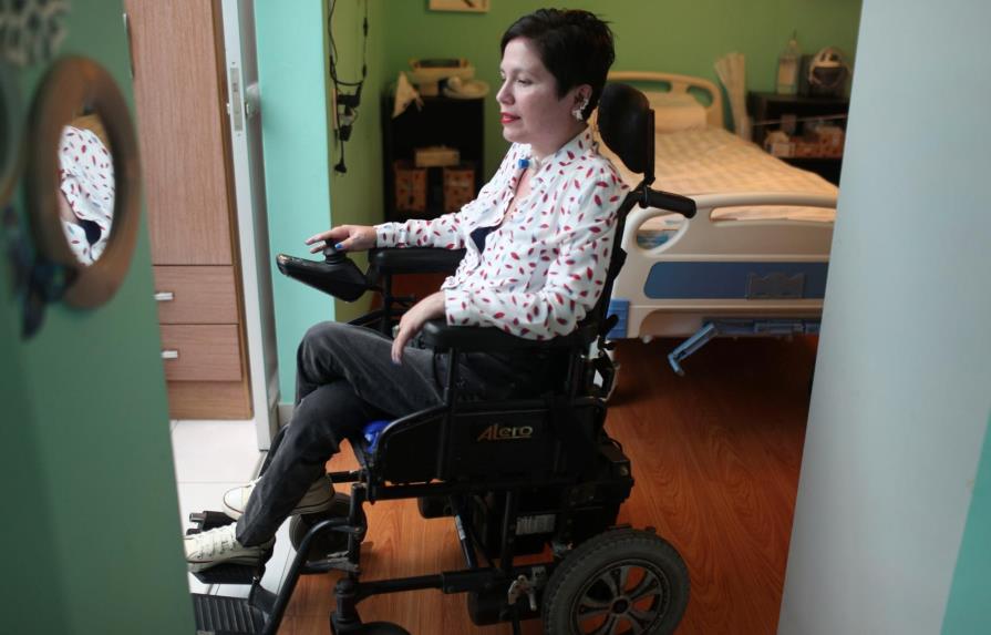 Mujer enferma impugna ley que prohíbe la eutanasia