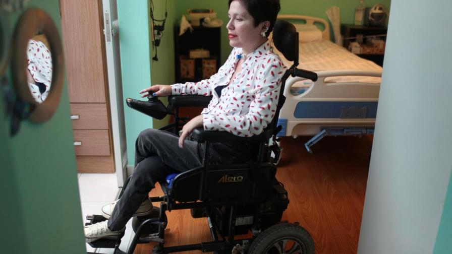 Mujer enferma impugna ley que prohíbe la eutanasia
