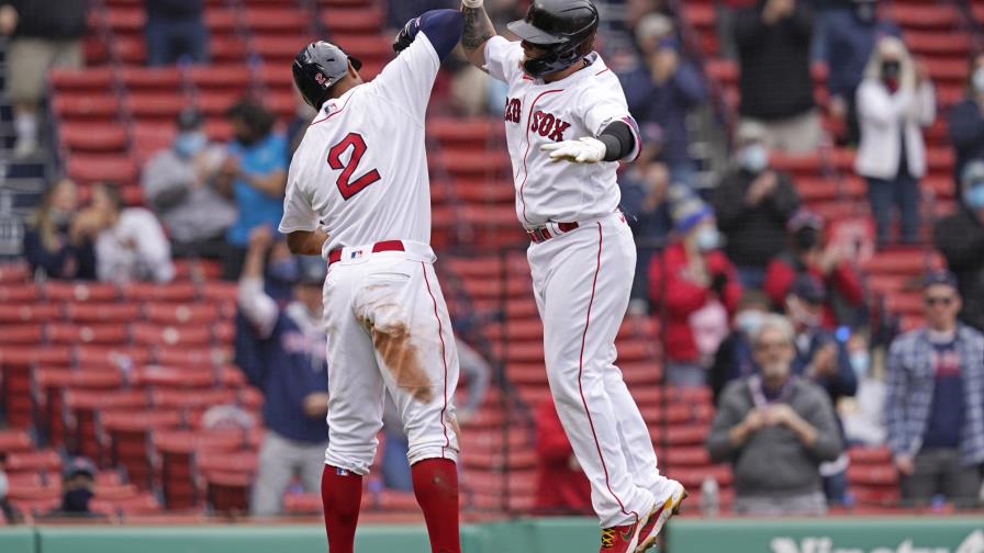 Medias Rojas derrotan 9-2 a Rays, barren serie