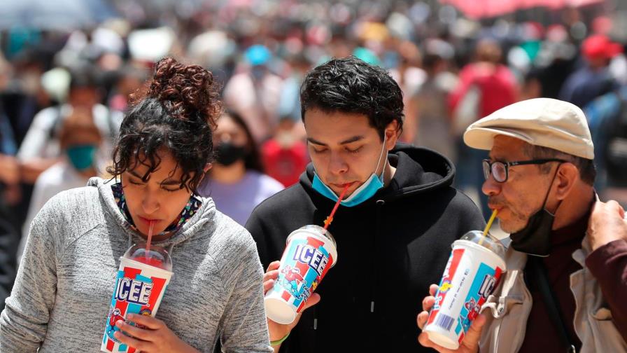 Ciudad de México vacunará a jóvenes de 18 años ante la tercera ola de covid