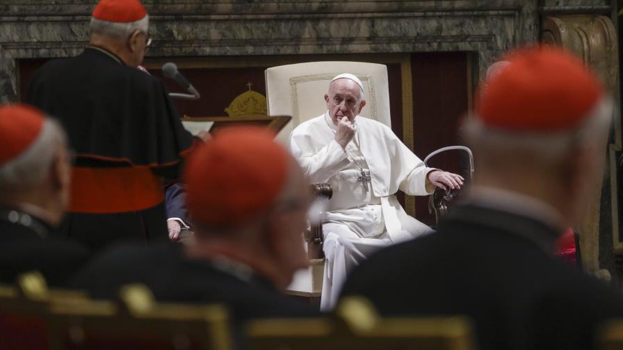 Papa facilita juicios a cardenales con funciones en Vaticano