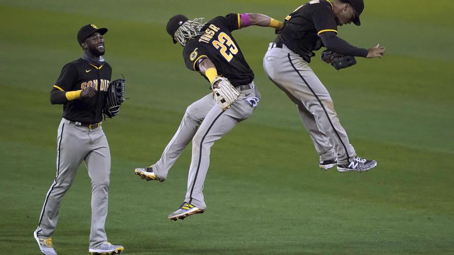 Tatis y Machado disparan jonrones seguidos en triunfo de Padres