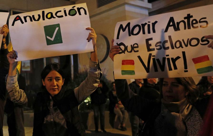 Se agravan protestas en Bolivia y dan ultimátum a Evo Morales para que renuncie