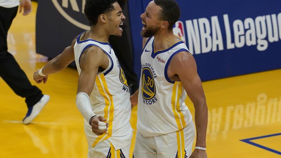 Warriors vencen a Grizzlies, Curry es campeón anotador