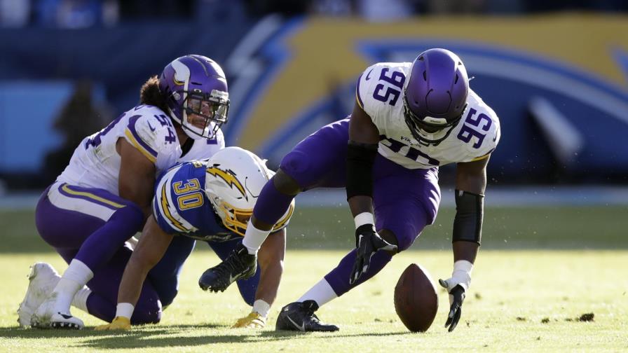 Vikings aprovechan 7 balones perdidos por Chargers