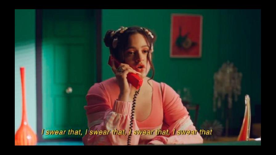 Rosalía, al más puro estilo Almodóvar con esencia de los noventa