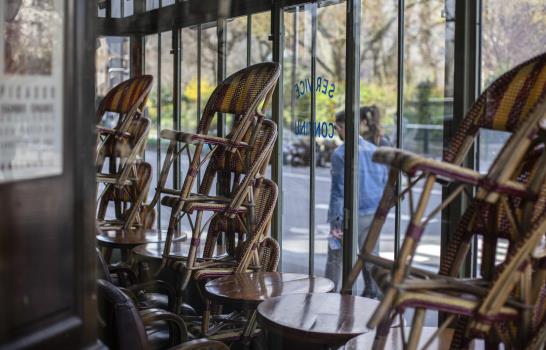 Francia sin cafés, parte de su identidad, por el coronavirus