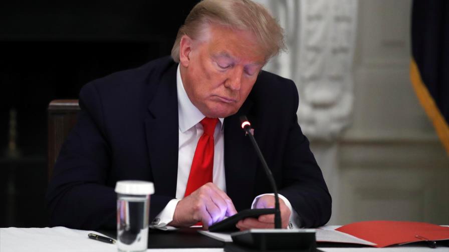 YouTube suspende el canal de Trump por al menos una semana
