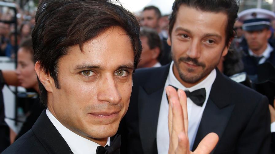 Diego Luna y Gael García Bernal firman un acuerdo de colaboración con Amazon
