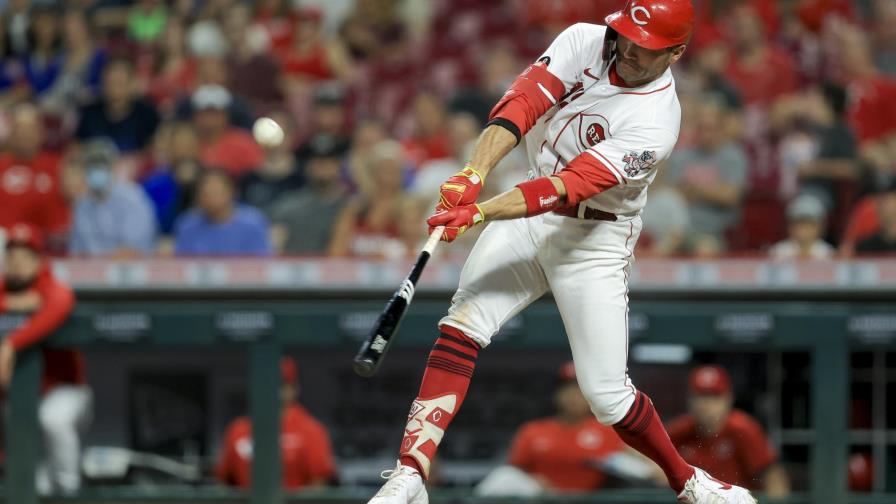 Votto logra hit no. 2,000 y Rojos vencen 14-5 a Cachorros