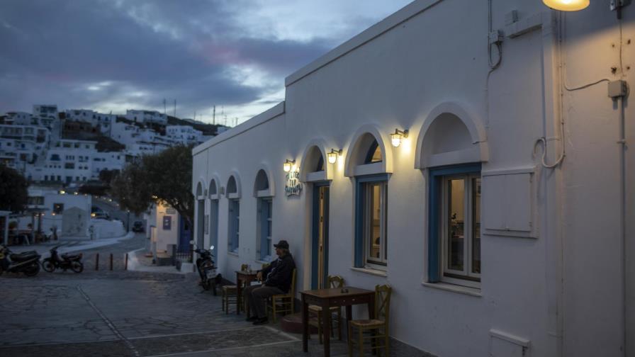 El norte de Grecia cierra, se suma a cuarentenas en Europa El norte de Grecia cierra, se suma a cuarentenas en Europa