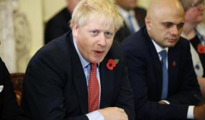 Johnson compara a rival con Stalin antes de las elecciones