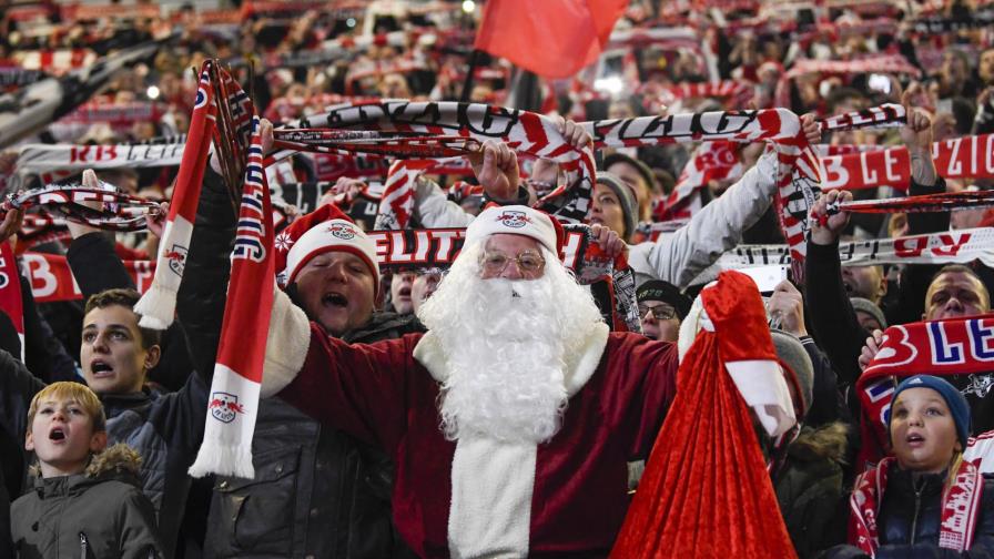 Leipzig lidera la Bundesliga, pero el Bayern resurge