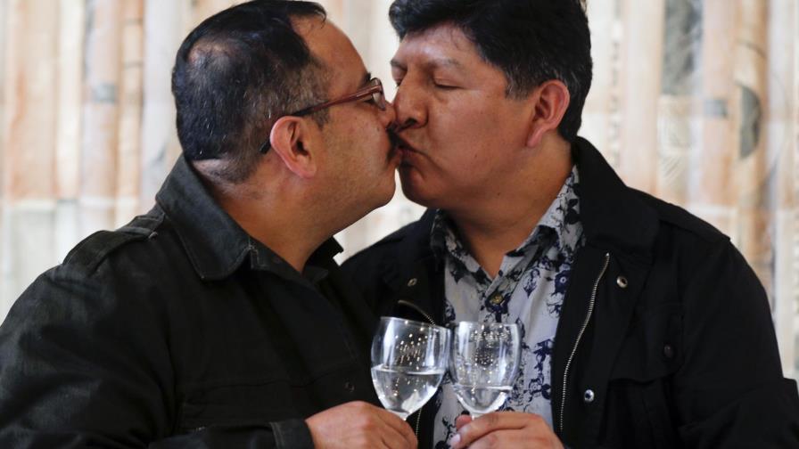 Bolivia: pareja gay logra que se registre su unión civil