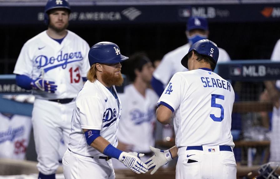 Seager jonronea, Dodgers superan a Cerveceros en 1er juego